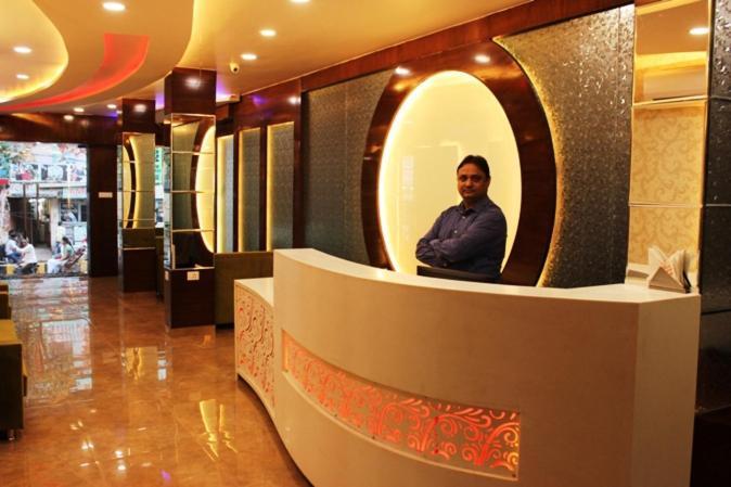 Hotel Saffron Varanasi Bagian luar foto